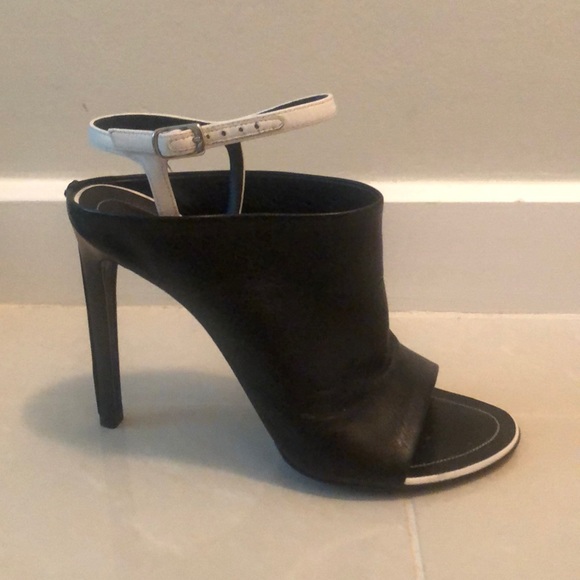 Balenciaga Glove Stiletto - Picture 1 of 4